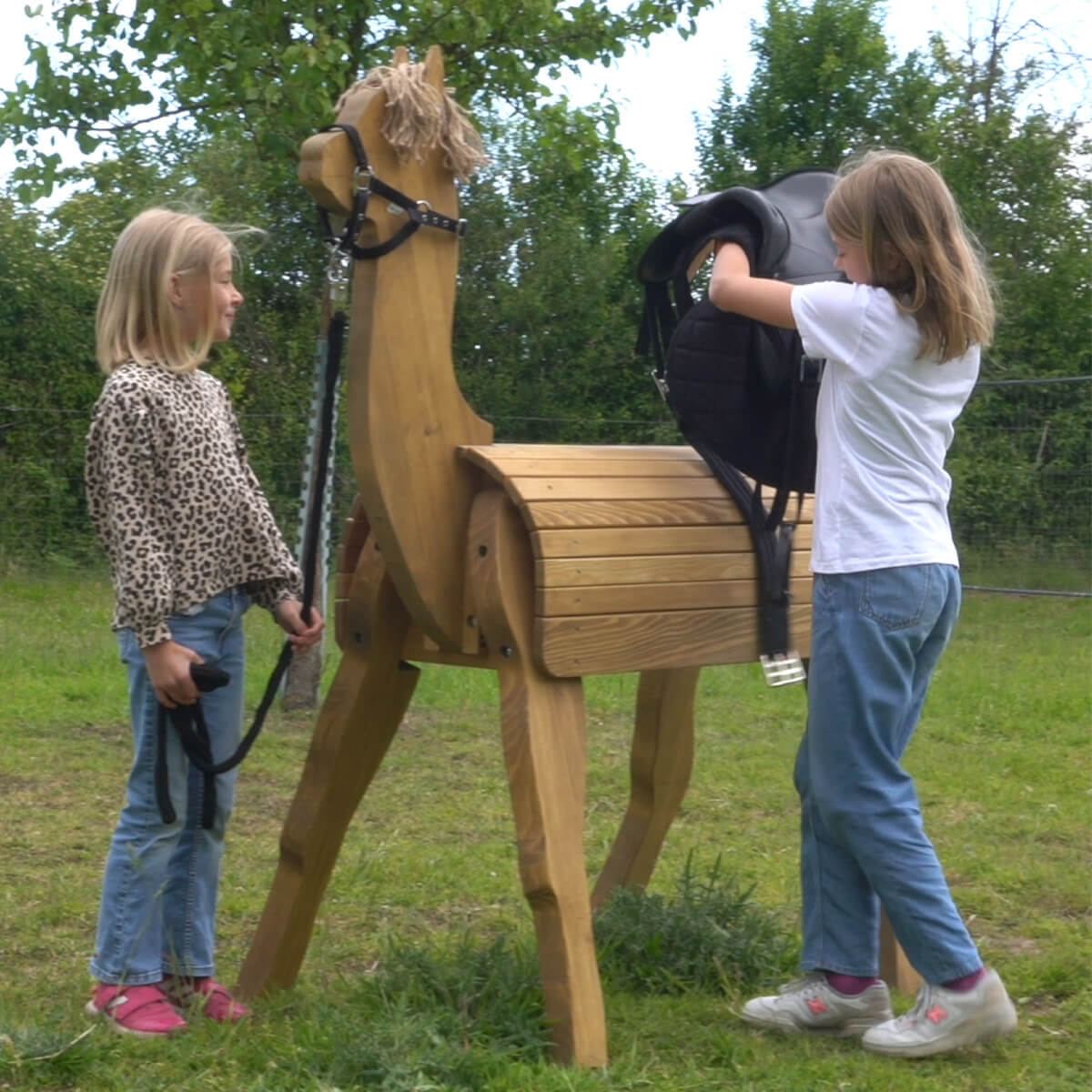 Alpaka aus Holz für Alpaka Wanderung
